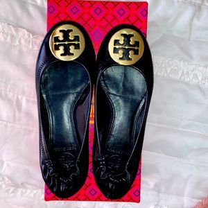 Minnie Travel Leather Ballet Flats